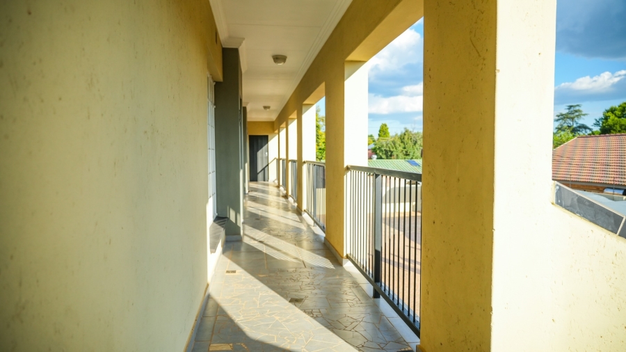 6 Bedroom Property for Sale in Flamwood North West